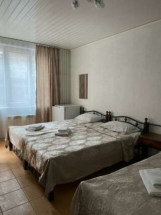 Гостиница Байкал Отель Адлер 3-местный номер стандарт-2